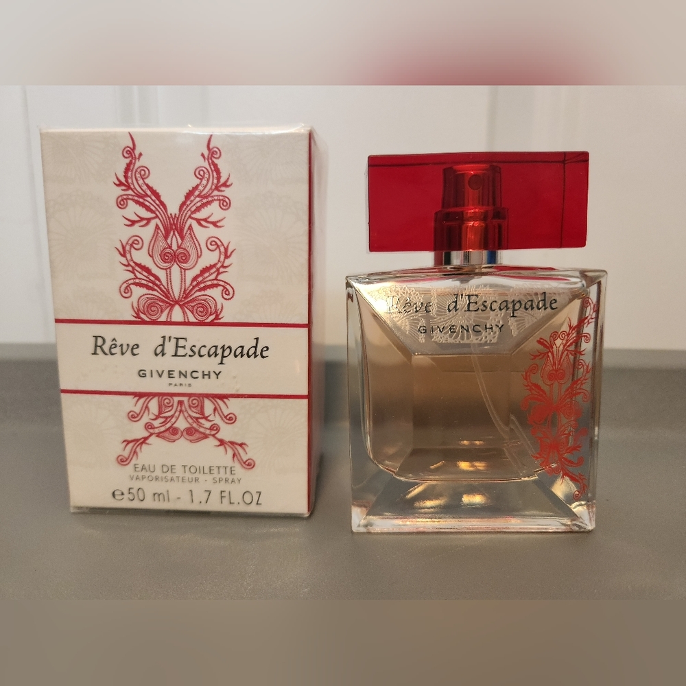 Reve d'Escapade by Givenchy Eau De Toilette Spray / EDT; 50ml / 1.7 fl oz